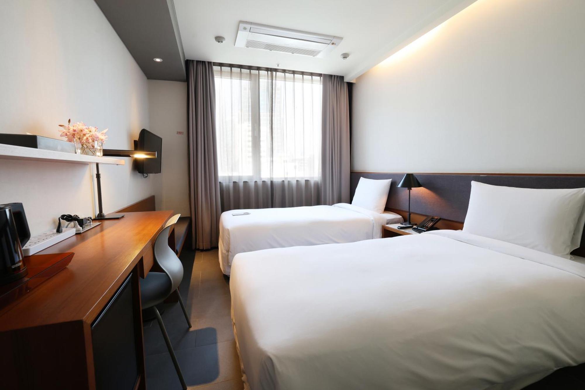Seoul Hotel Shinshin Myeongdong Εξωτερικό φωτογραφία
